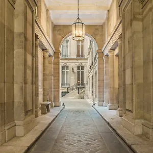 Alfred Sommier 5*, Paris França